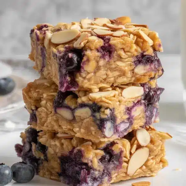 5 easy baked berry oatmeal squares for a cozy morn 2025 11 20 023226 600x600 1